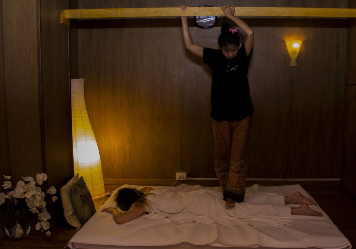 massaggio-thai-con-i-piedi-ashiatsu-roma.jpg